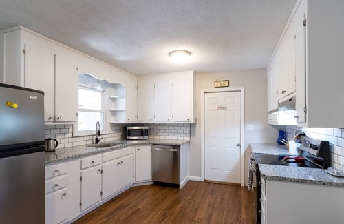 Westover Casa | Luxurious 3BR House near Fort Bragg