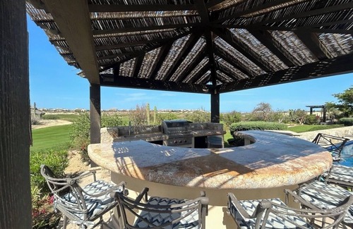Los Cabos Villa | Luxurious 4-bedroom villa nestled on the beautiful Dunes practice greens in Cabo