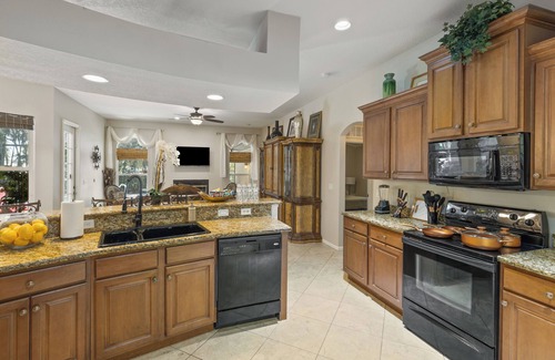 Port Saint Lucie Casa | Luxurious 4 Bedroom Pool Paradise