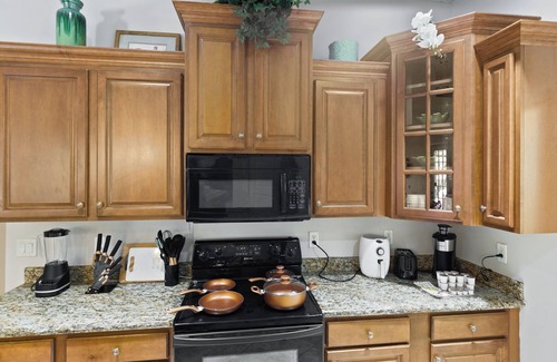 Port Saint Lucie Casa | Luxurious 4 Bedroom Pool Paradise