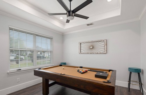 Weslaco Casa | Luxurious 4 bedroom/4 bath home in established neighborhood