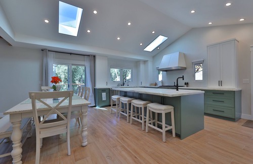 North Auburn Casa | Luxurious 4-bedroom house on 4.4 acres in delightful Auburn