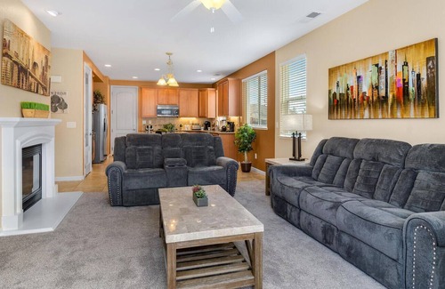 Reno Casa | Luxurious 4 Bedroom House