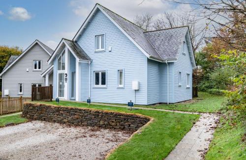 St Austell Casa | Luxurious 4 Bedroom New England Style Villa - Trewhiddle V16
