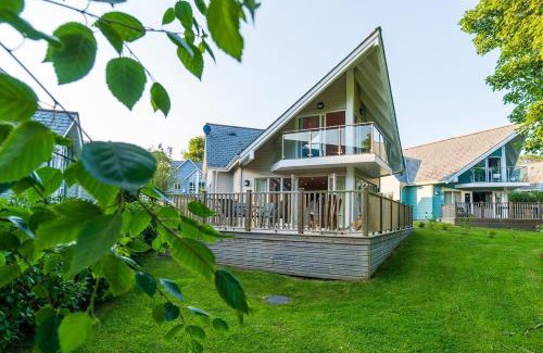 St Austell Casa | Luxurious 4 Bedroom New England Style Villa - Trewhiddle V11