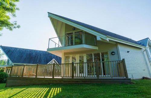St Austell Casa | Luxurious 4 Bedroom New England Style Villa - Trewhiddle V11