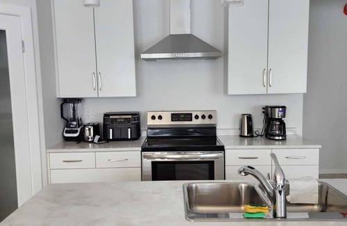 Winnipeg Casa | Luxurious 4 Bedroom - Sage Creek