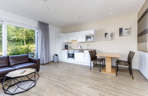 Waxweiler Casa | Luxurious 4-person bungalow in the Eifel camping park