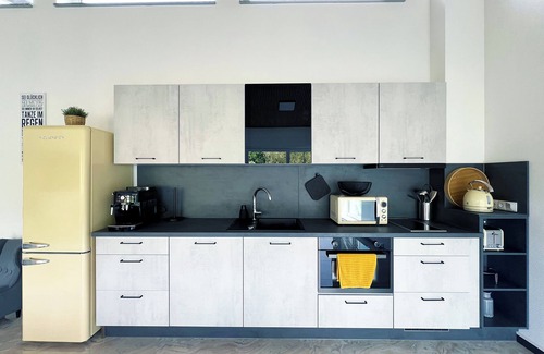 Wachtberg Apartamento | Luxurious 4-room penthouse with jacuzzi, roof terrace, parking space, e-charging station