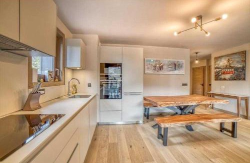 Megeve Apartamento | Luxurious 4-room with pool, gym, spa and parking