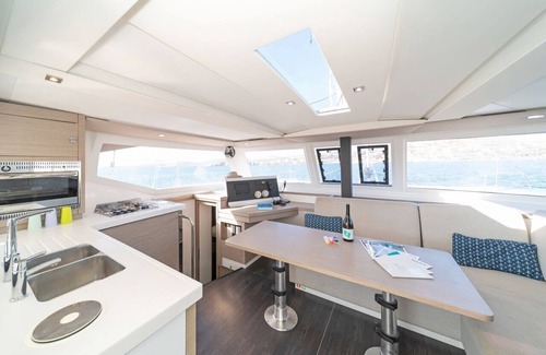 Key West Alquiler De Eote | Luxurious 40' Sailing Yacht located in a beautiful resort! VRBO NEW OFFER!