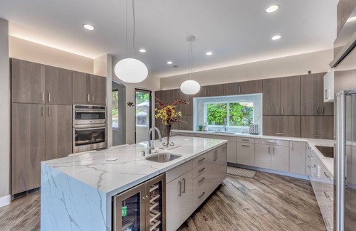 Middletown Casa | 4200 pies cuadrados de lujo de 5 dormitorios de Mediterannean
