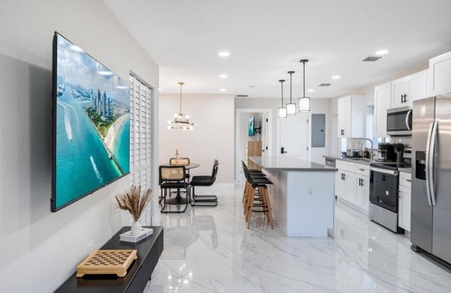 Little Haiti Apartamento | Luxurious 4BR Miami Home With Large Patio & Outdoor Space!
