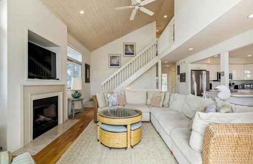 Sussex County Casa | Luxurious 5-Bedroom Oceanfront Home in Fenwick