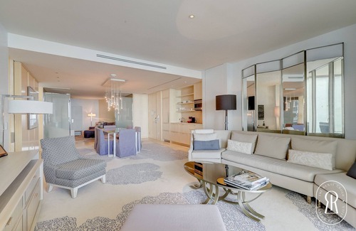 Bal Harbour Condominio | Luxurious 5 Star Beachfront Paradise 2 Balconies