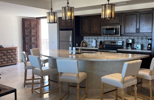 Los Cabos Complejo | Luxurious 5 star resort!