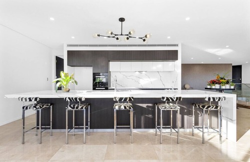 Forestville Casa | Luxurious 5Bed Sydney Escape w/Pool & Scenic Views- Perfect for Getaway/Retreat