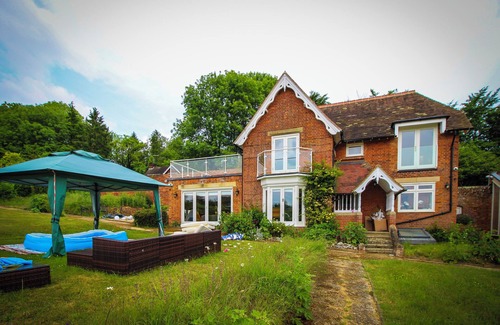 Hurley Apartamento | Luxurious 5BD Cottage & Large Garden by Henley