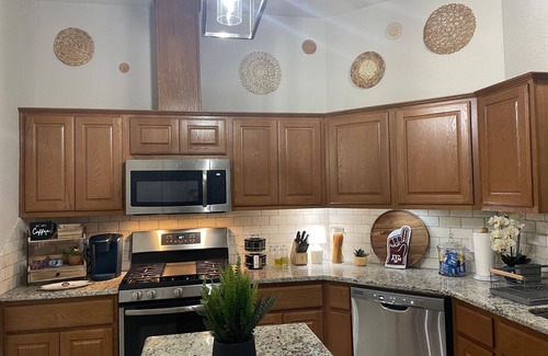 Wellborn Casa | Luxurious 5BR/3BA house in the heart of College Station