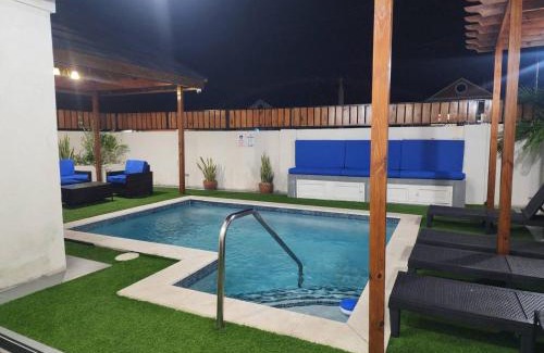 Hellshire Casa | Luxurious 6 Bed Villa Wown Pool