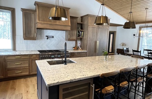Dysart et al Cabaña | Luxurious 6-Bedroom Waterfront Retreat on Percy Lake