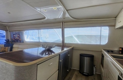 Atlantic City Alquiler De Eote | Luxurious 63' boat 4-bedrooms, full kitchen, at the Golden Nugget in AC, NJ.