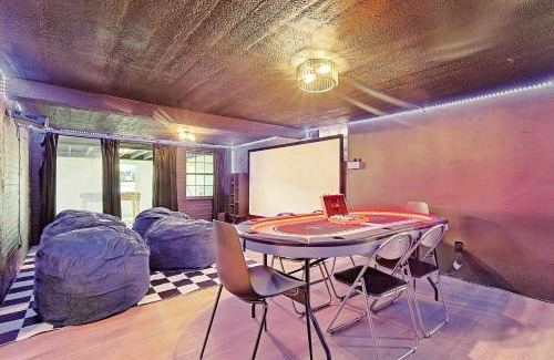 Sherman Casa | Luxurious 6BR 3BA Villa with Hot Tub