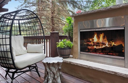 Edwards Casa | Luxurious 6BR 7BA Beaver Creek Home - Sleeps 14. Steps to Arrowhead Lift.