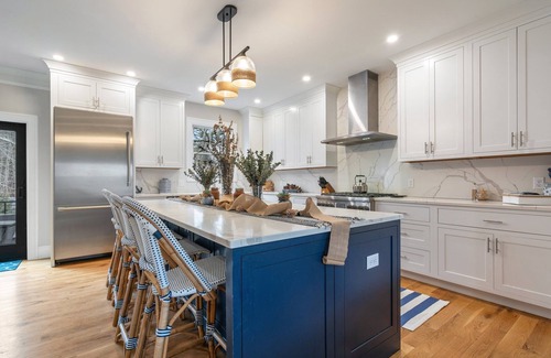 Cape Porpoise Casa | Luxurious 6BR w GuestHouse - FirePit - ChefsKitchen - 5MinsToDockSquare - Slps14