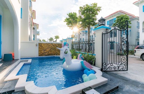 Bai Chay Villa | Luxurious 7 Bed Villa w/ Private Pool