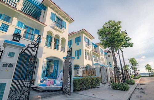 Bai Chay Villa | Luxurious 7 Bed Villa w/ Private Pool