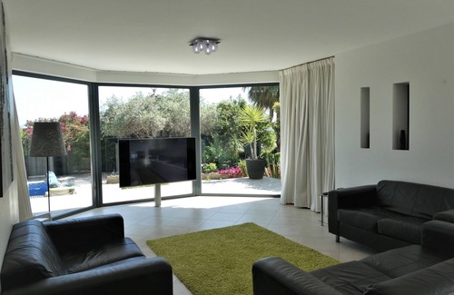Vila Real Santo Antonio Villa | Villa lujosa y contemporánea con piscina climatizada, WiFi y Home Cinema 6879 / AL