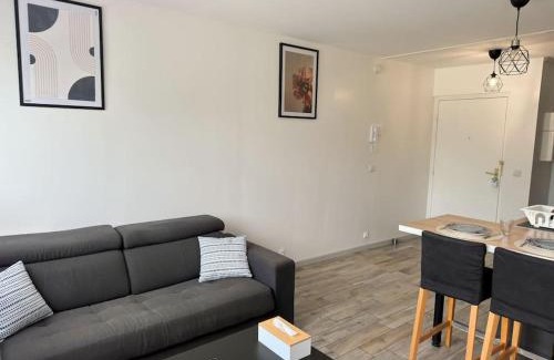 Champs-sur-Marne Apartamento | Luxurious and Stylish Studio Between Disney & Paris