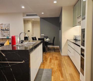 Golden Triangle Apartamento | Luxurious Apartment St Mary Residences Resort Style