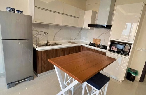 Blue Area Apartamento | Luxurious Apartment with Fascinating Margalla View
