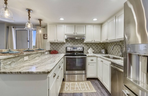 Sunnyside Condominio | 🏖️Luxurious Beach front Condo! Close to 30A + FREE Activities with your stay!🏖️