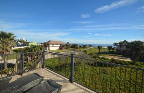 Marineland Acres Casa | Luxurious Beachfront Home with Hot Tub Fenced Yard Bikes Fire Pit