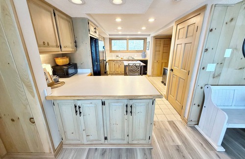 Biddeford Cabaña | Luxurious Beachfront New England Cottage