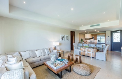 Herreras Condominio | Luxurious beachy chic villa at the St. Regis Bahia Beach