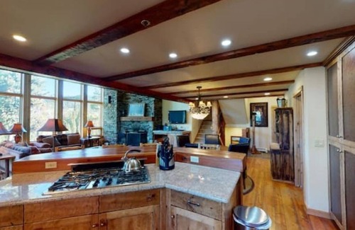 Big Sky Chalet De Esquí | Luxurious Black Eagle Chalet