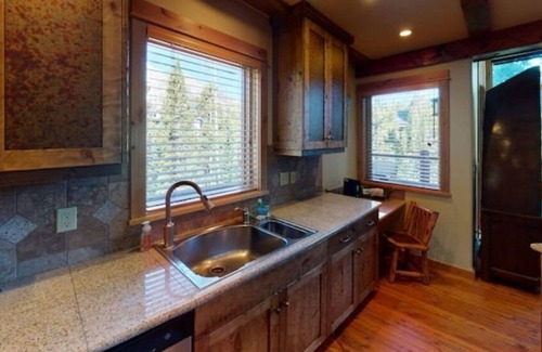 Big Sky Chalet De Esquí | Luxurious Black Eagle Chalet
