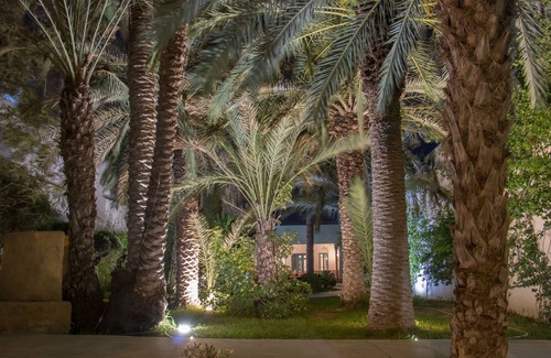 Mahdia Casa | Lujoso bungalow en el centro de la ciudad, con piscina y a pocos pasos de la playa.