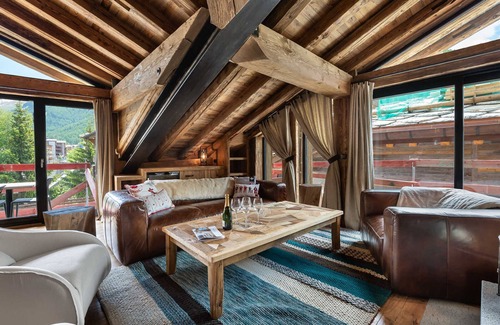Val-d'Isere Chalet De Esquí | Chalet de Lujo en Val-d'Isère con Ascensor, Hammam y Terraza