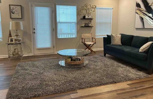 Wake Forest Casa | Luxurious Comfy Cozy Oasis