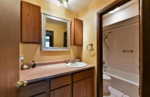 O'Hare Apartamento | Luxurious Condo in Top Rated Neighborhood