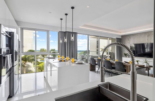 Palm Beach Condominio | Luxurious condo with a perfect ocean and sunset view