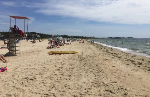 West Hyannisport Cabaña | Luxurious Cottage - walk to the beach! Brand new listing!