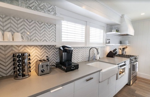 Nantucket Town Cabaña | LUXURIOUS Cottage with Breathtaking Harbor Views