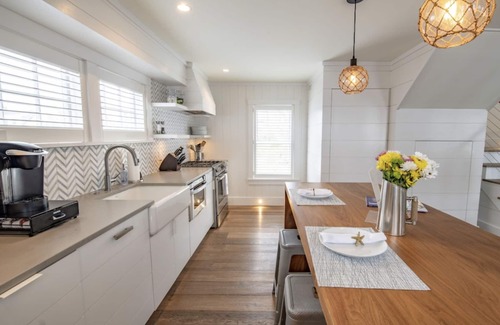 Nantucket Town Cabaña | LUXURIOUS Cottage with Breathtaking Harbor Views