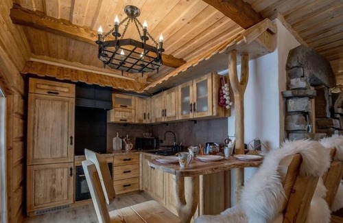 Pcim Casa | Una lujosa cabaña montañesa con chimenea, Zawadka